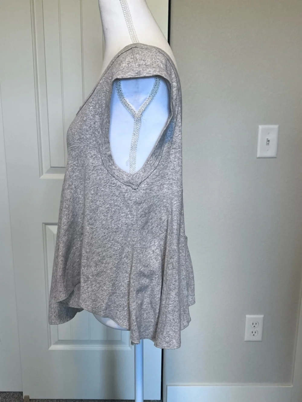 Free People Heather Gray V-Back Flowy Tank Sz XS